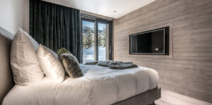 JAMES-the-BnB-Butler-full-service-the-Alps-super-g-courchevel.jpg