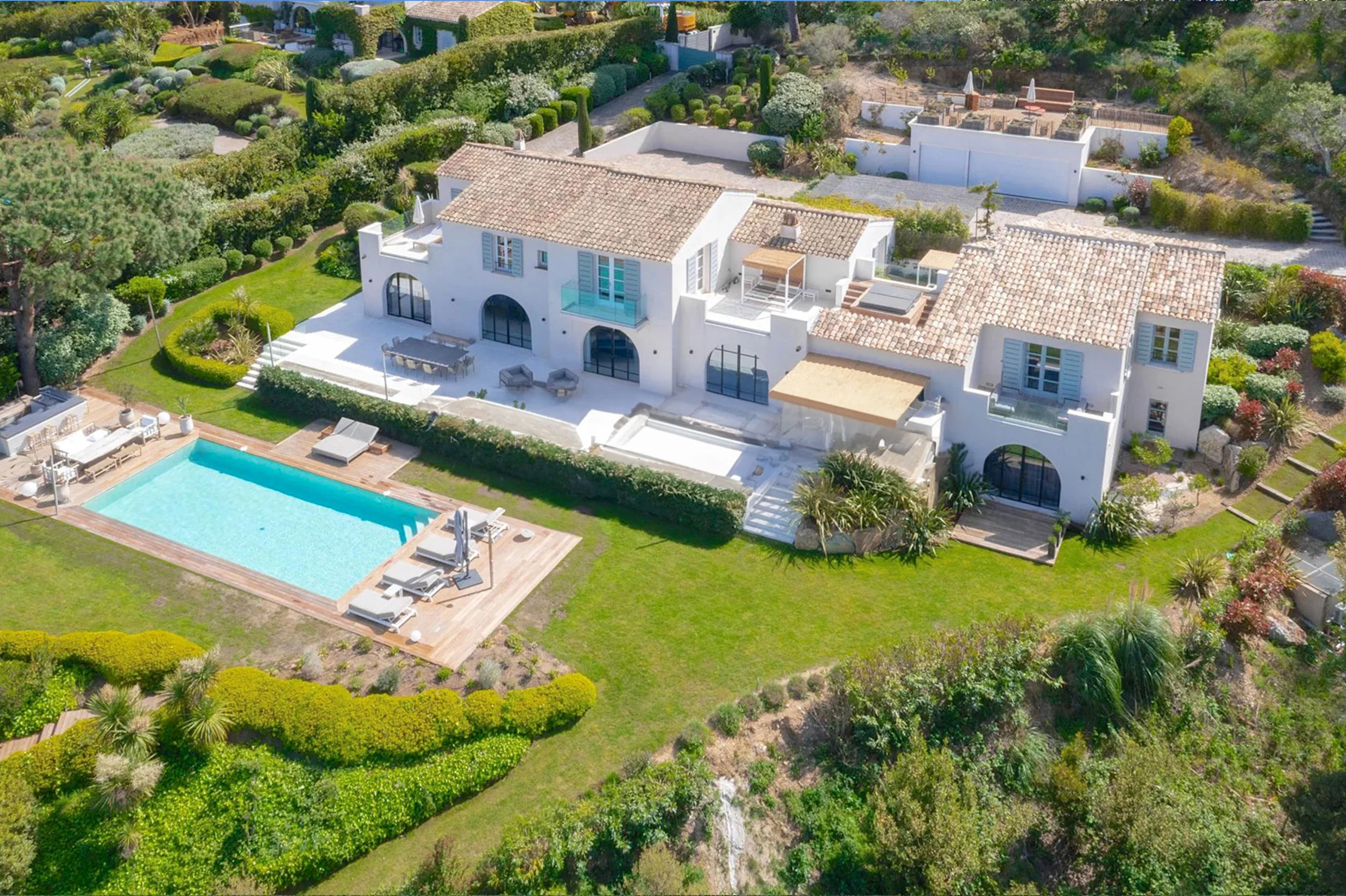 JAMES Immo Boutique buy Luxury Real Estate Saint Tropez, buy Luxury Real Estate Ramatuelle, buy Luxury Real Estate Pampelonne, buy Luxury Real Estate JAMES the BnB Butler Villa Juno Saint Tropez